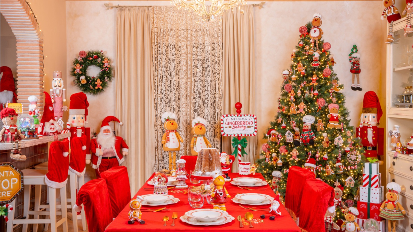 addobbare casa per le feste con albero di natale tavola imbandita e altre decorazioni natalizie